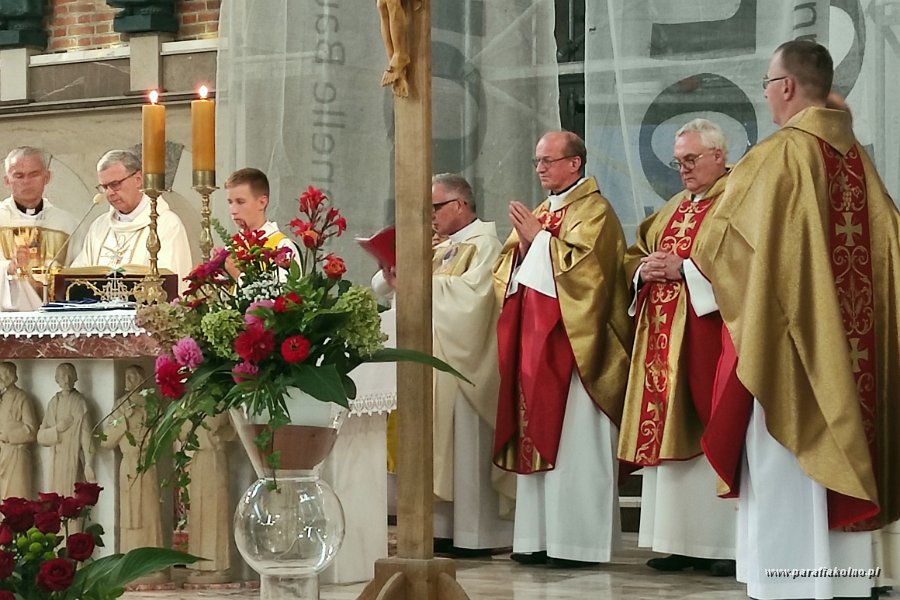 32 Eucharystia inauguracyjna.jpg